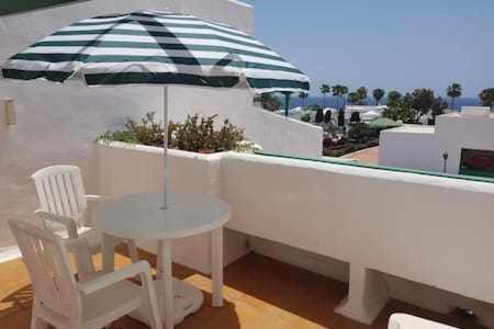 Bonito apartamento reformado, al lado del mar Costa Teguise Exterior foto